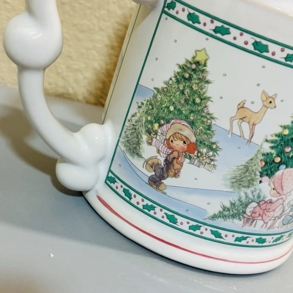 Precious Moments 1994 Porcelain Holiday Christmas Tree Winter  Teapot W/ Lid